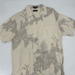 Nautica Men's Cream‎ and Gray Floral Shirt